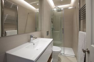 Ensuite- click for photo gallery